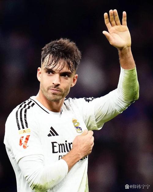 阿斯：劳尔阿森西奥赛场上饱受极端辱骂，场下却长期致力慈善