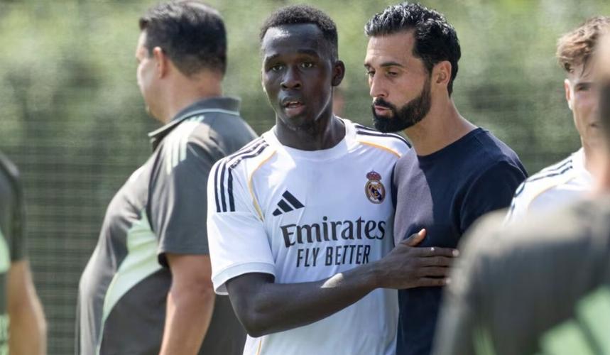 阿斯：米利唐出场26分钟攻防兼备，新赛季可以成为怀森的中卫搭档