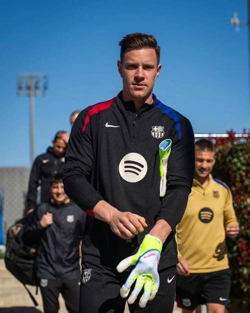 巴萨vs特狮，大战八百回合