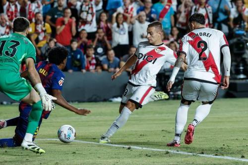 巴列卡诺球员：我们配得上赢巴萨，球迷抗议受苦的是球员