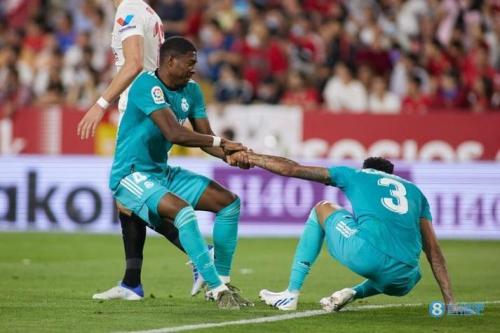 阿斯报道皇马今夏自由签约中卫目标仅余科纳特格伊被曼城抢先一步_西甲直播