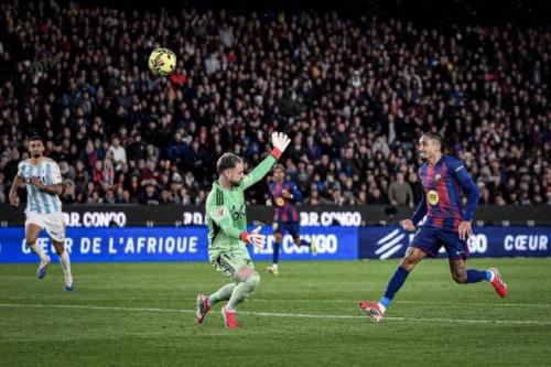 奥维耶多门将：拉菲尼亚极具威胁，他总能让对手陷入麻烦