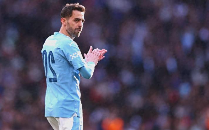 B费:其实我清楚俱乐部今夏希望我走B席在场上比我更烦人