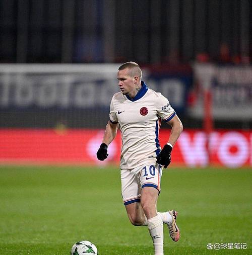 7000万先生一年没上场踢球24岁穆德里克在社媒上晒斯坦福桥照片庆祝圣诞快乐的自信狂欢_英超直播