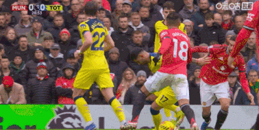 英超官方：罗梅罗的犯规动作危及对方安全，因此被红牌罚下