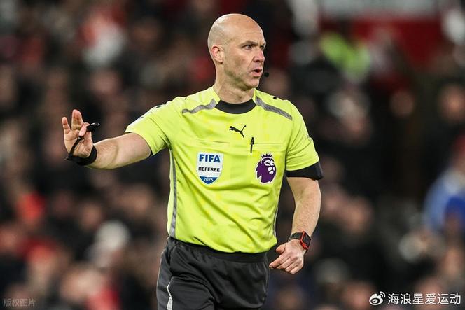英超第22轮裁判：安东尼泰勒执法曼市德比，鲍森担任VAR