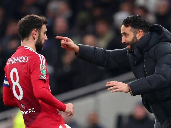 英超第一前腰！曼联真核狂送12脚助攻断崖式领跑助攻榜